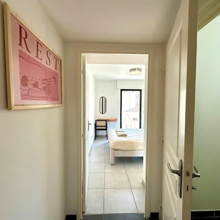 Luxury With Terrace Ac And Parking Apartment