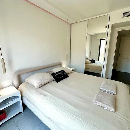 Luxury With Terrace Ac And Parking * Antibes