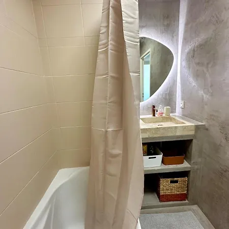 Apartment Luxury With Terrace Ac And Parking
