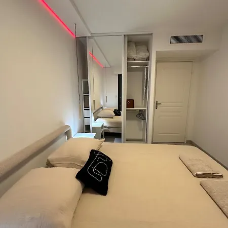 Luxury With Terrace Ac And Parking *
