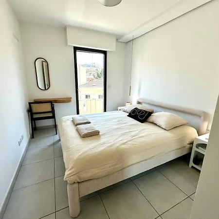 Luxury With Terrace Ac And Parking